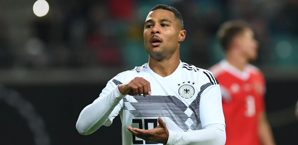 Serge Gnabry rührt im neuen, jungen DFB-Team kräftig um.