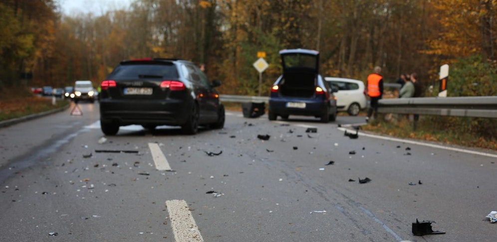 Ein riskantes Überholmanöver führte zu einem Unfall.
