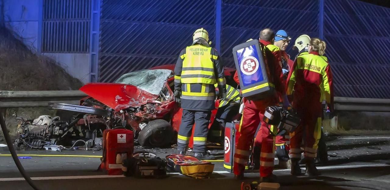 Heute.at - Mann nach Frontalcrash auf S5 in Lebensgefahr
