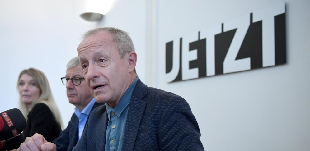 Peter Pilz bei einer Pressekonferenz. Neuer Parteiname: "Jetzt".