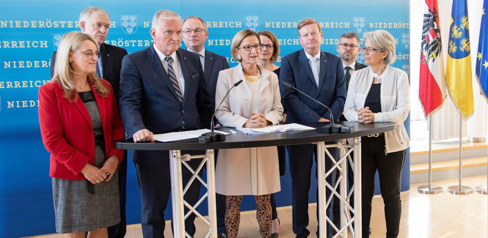 Die Landesregierung (ihr gehören auch Franz Schnabl und Ulrike Königsberger-Ludwig von der SPÖ an) verkündete bereits, dass das neue Gesetz ab 2020 in Kraft treten soll.