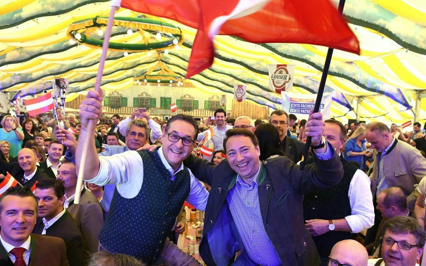 Am 1. Mai feierten Strache und Haimbuchner noch gemeinsam in Linz.