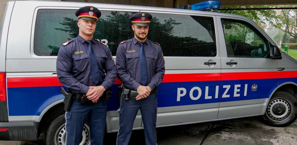 Die Beamten aus Wien-Floridsdorf retteten einem Baby das Leben. 