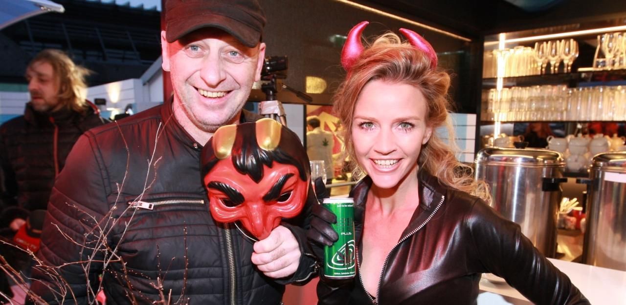 Heute.at - Wendy Night begeistert von neuem Hanf-Getränk