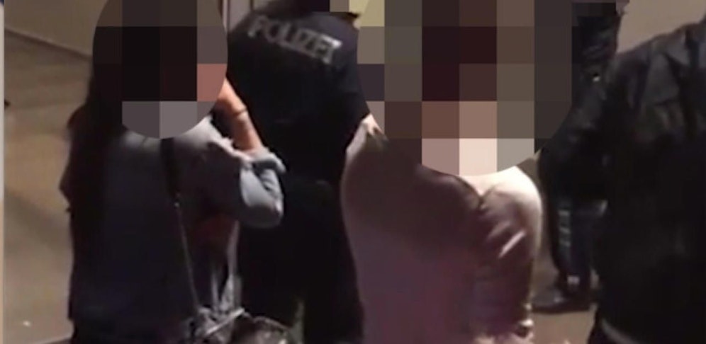 Ähnlicher Fall: Ein Gast versuchte Mitte Oktober in Regau immer wieder, in eine Disco zu gelangen. Security-Mitarbeiter gingen danach auf ihn los. (laumat.at)