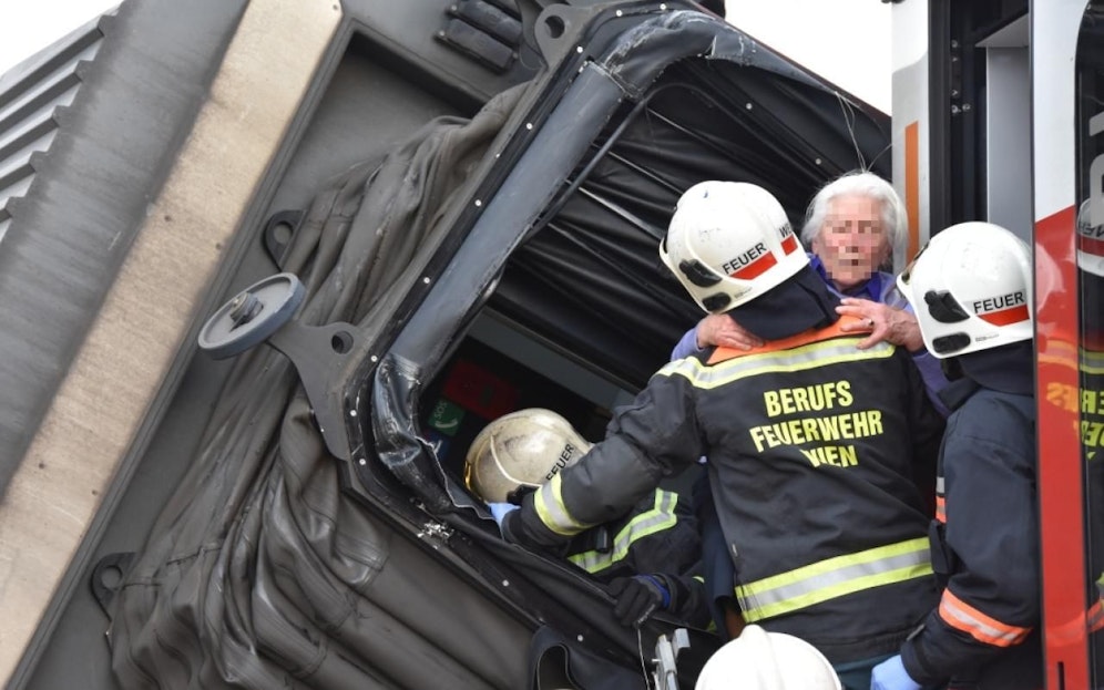 47 Passagiere mussten aus dem Railjet geborgen werden.