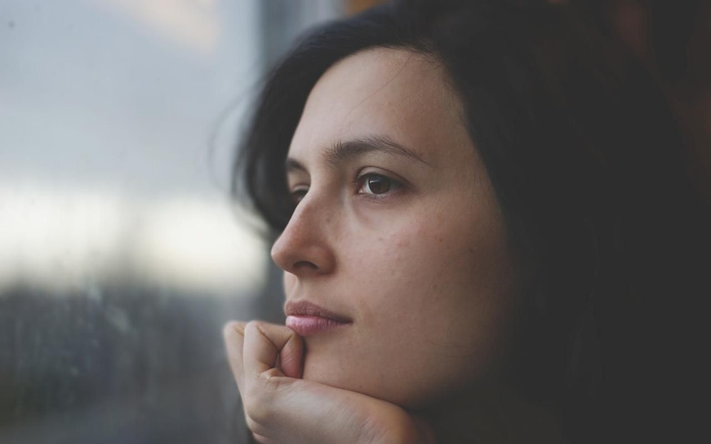 Pia wurde von ihrem Freund betrogen. Zwar hat sie ihm verziehen, ein Gespräch über die Zukunft der Beziehung möchte sie trotzdem noch.