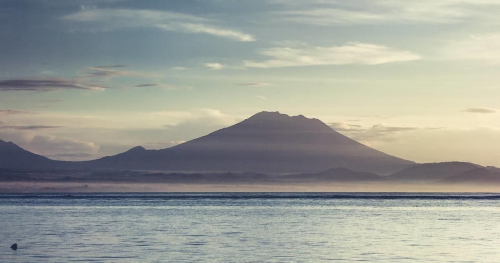 Der 3030 Meter hohe Mount Agung hat seine Aktivität erhöht. Die zweithöchste Warnstufe wurde ausgerufen.