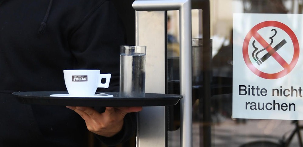 Das Ministerium hat das Rauchverbot in Hotels und im Freien genauer definiert.