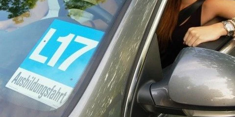 L17-Übungsfahrt endete mit vier Verletzten - Niederösterreich | heute.at
