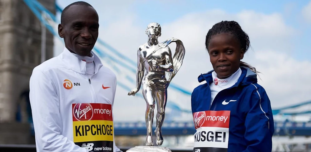 Eliud Kipchoge und Brigid Kosgei. Die Spitzenläufer Kenias sorgten an einem Wochenende für gleich zwei Rekorde. Hier sind sie gemeinsam in London zu sehen (April 2019).