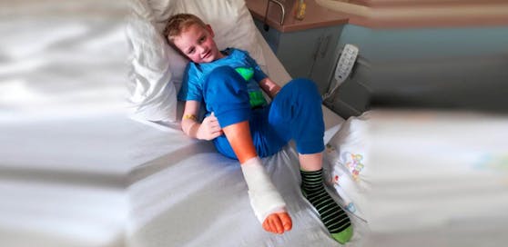 Kann mittlerweile wieder lachen: Der kleine Jan (6) kurz vor seiner Entlassung aus dem Krankenhaus Ried