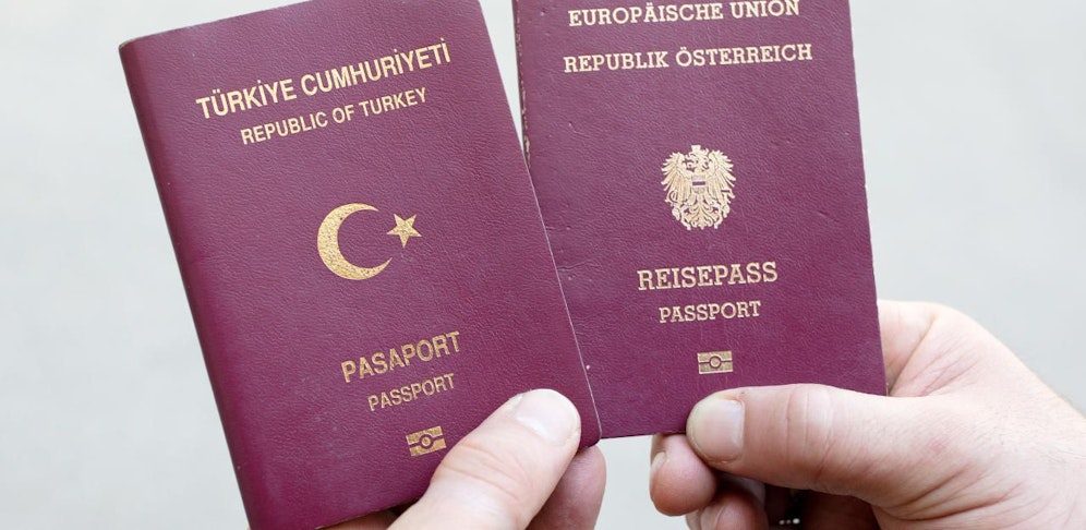 FP-Chef Strache vermutet bis zu 20.000 "Scheinstaatsbürger" in Österreich.