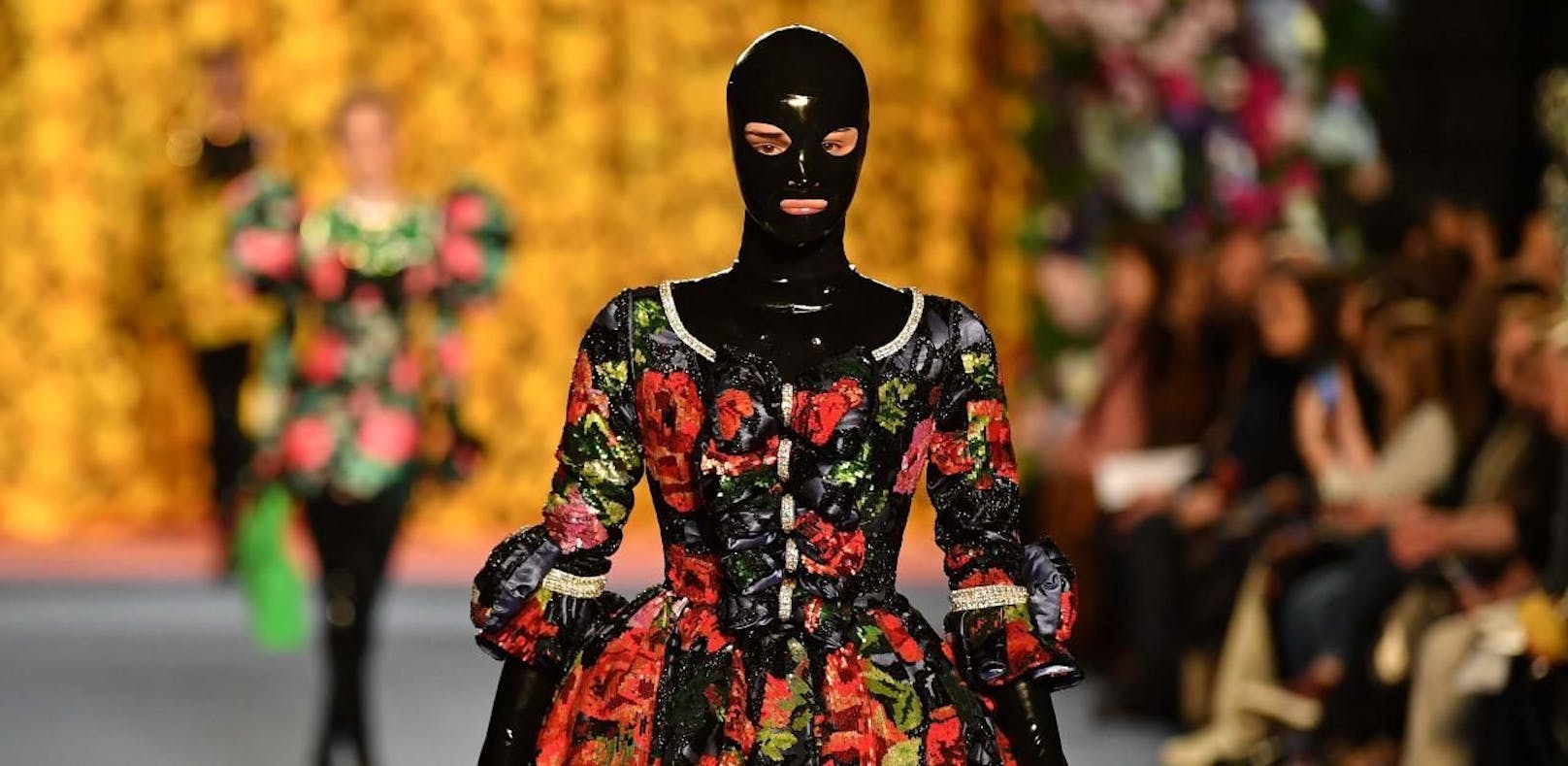 Der "neue Gaultier" gibt sich maskiert