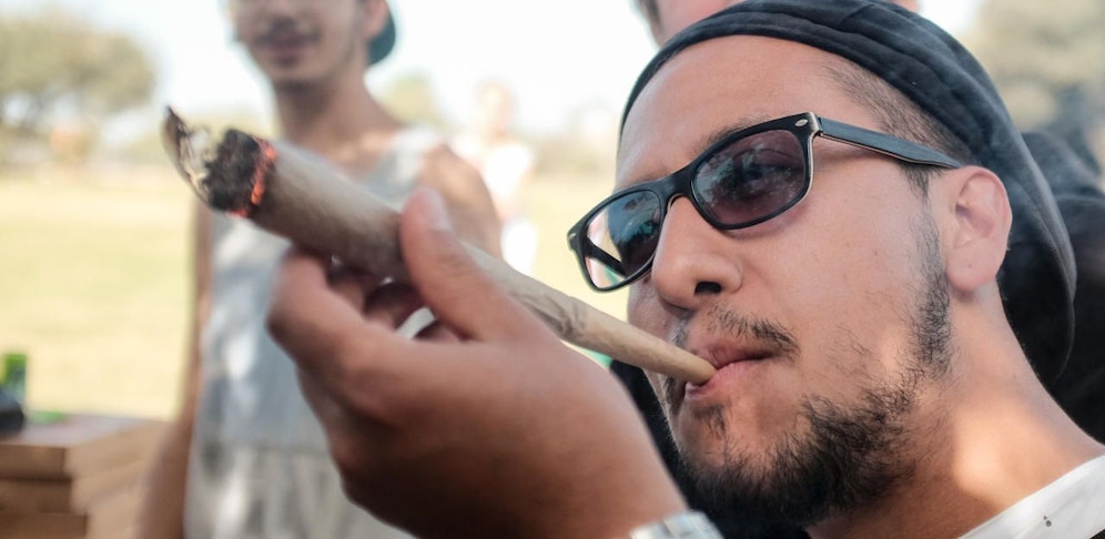 In Kanada kann man nun völlig ungeniert an einem Joint ziehen.