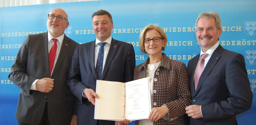 Präsentierten Bahn-Infrastruktur-Paket für NÖ: ÖBB-Vorstandsvorsitzender Andreas Matthä, Bundesminister Jörg Leichtfried, Landeshauptfrau Johanna Mikl-Leitner und Landesrat Karl Wilfing (v. l.).