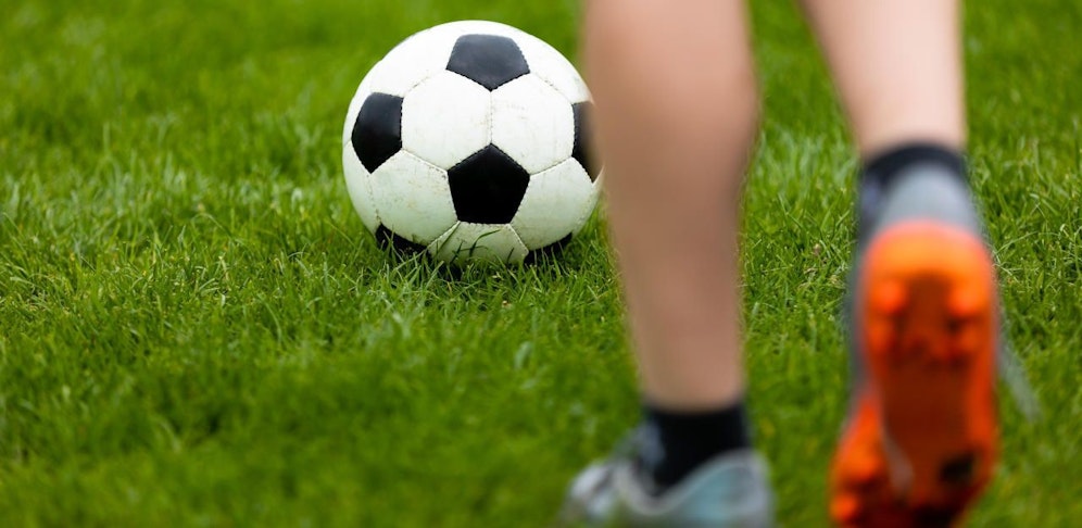 Fußball darf weiterhin nicht gespielt werden.