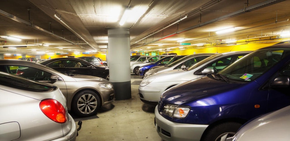 Eine Frau soll in einer Tiefgarage im Linzer Zentrum vergewaltigt worden sein.