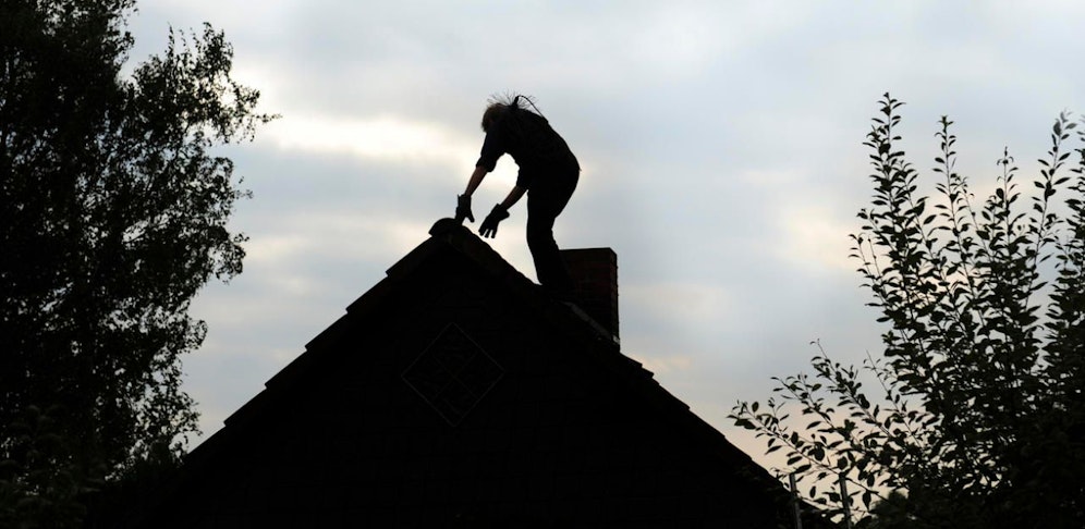 Der Rauchfangkehrer wollte bei einem Haus einen neuen Kamin abnehmen