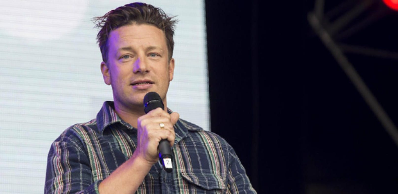 Jamie Oliver bietet Opfern von Feuersbrunst Hilfe an