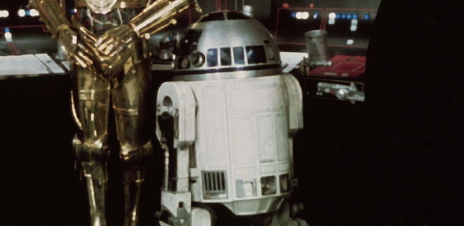 R2-D2, hier in Episode IV neben C-3PO