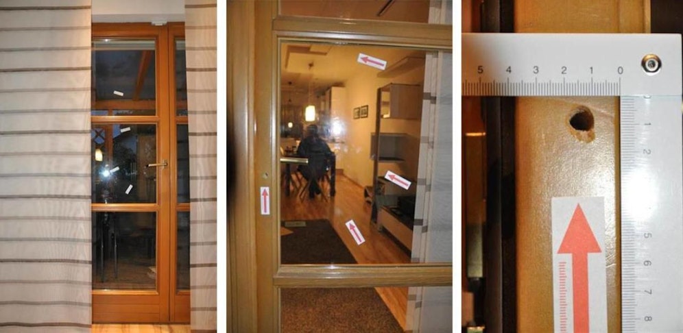 Die Einbrecher bohren dicke Löcher ins Holz.