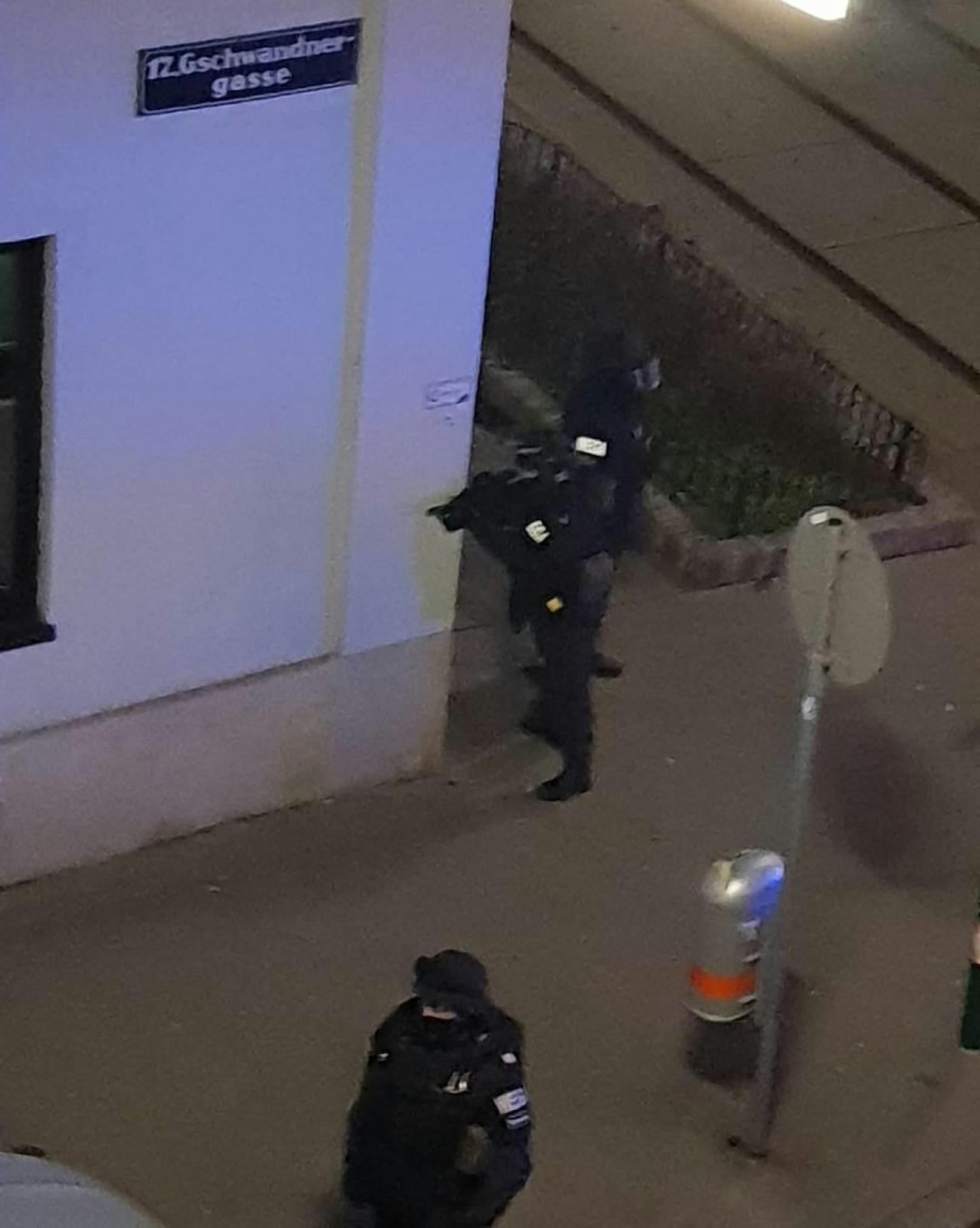 Polizeieinsatz in Wien-Hernals am späten Montagabend.  