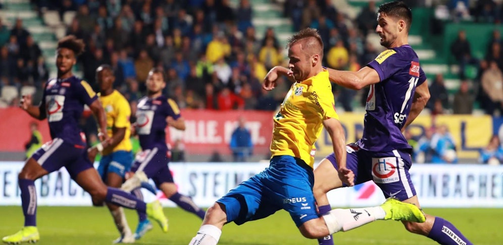 Benjamin Pranter (Wattens) gegen Tarkan Serbest (Austria Wien)