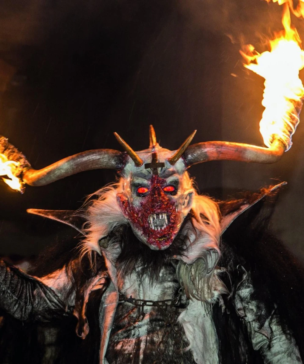 Die Krampus-Gruppe Teufels-Legion aus Hainburg zeigt am Fr, 15.11. um 16 & 18 Uhr ihre spektakuläre Show auf dem Vorplatz des HUMA ELEVEN!