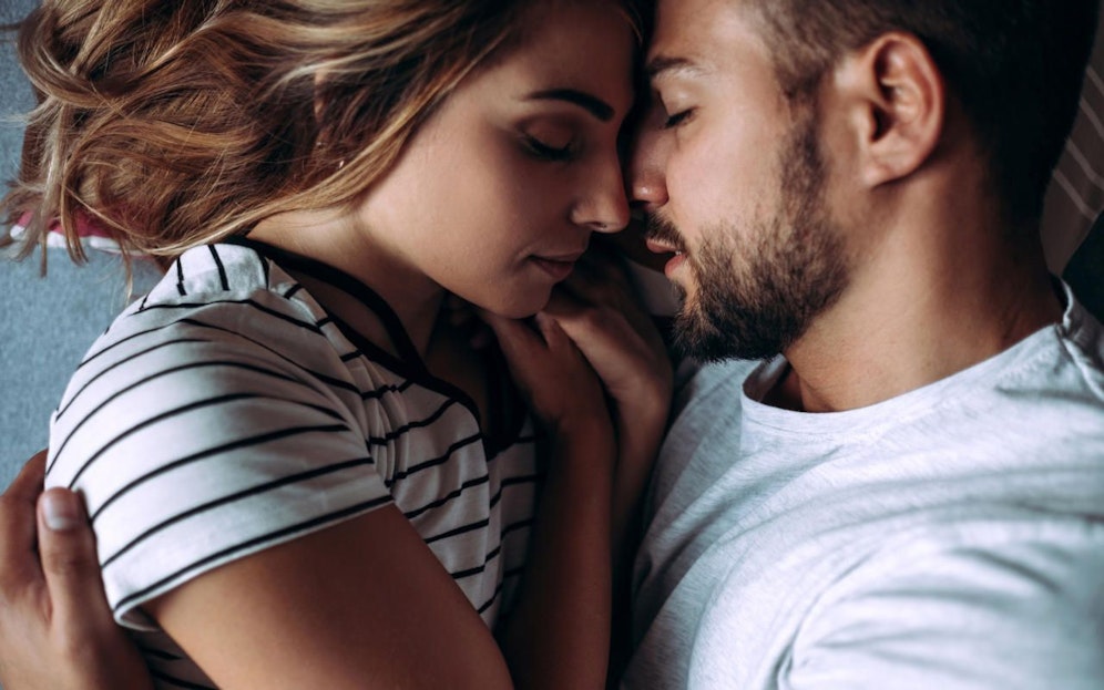 "Ich befürchte, dass ich abhängig von ihm bin. Und gleichzeitig wohl auch ziemlich süchtig nach seiner Liebe", so Tina.