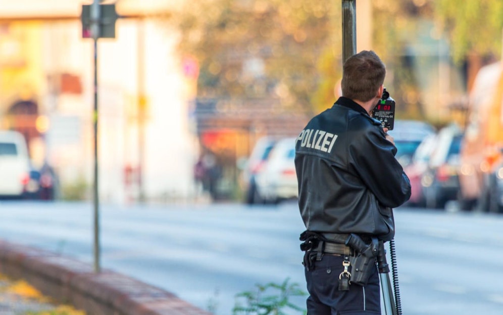 Die Polizei zog die beiden Raser aus dem Verkehr.