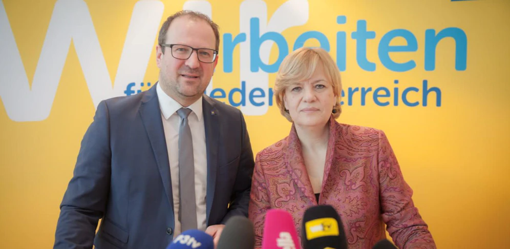 VPNÖ-Landesgeschäftsführer Bernhard Ebner und VP-Soziallandesrätin Barbara Schwarz