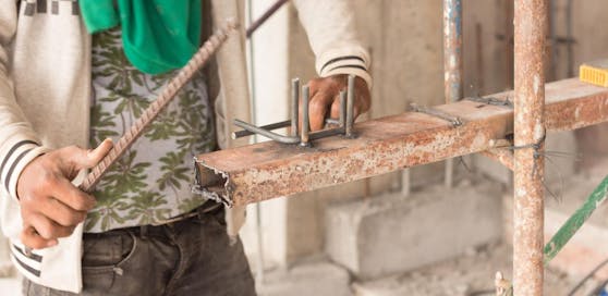 Es geht vor allem um illegale Beschäftigungsverhältnisse im Baugewerbe.