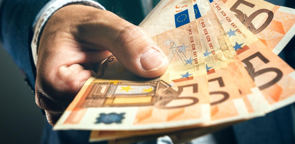 Der 28-Jährige holte sich vom 56-Jährigen regelmäßig Geld.