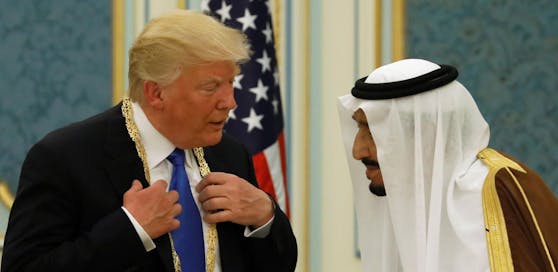 Donald Trump mit Saudi-König Salman bin Abdulaziz Al Saud: Waffendeal eingefädelt