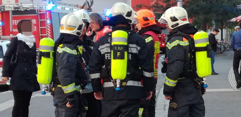 Die Feuerwehr checkte das Haus auf weitere Gasaustritte (Archivbild)