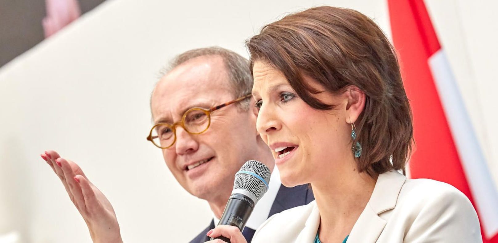 Karoline Edtstadler übernahm - deutlich früher als geplant - die Leitung der VP-Delegation in Straßburg. 