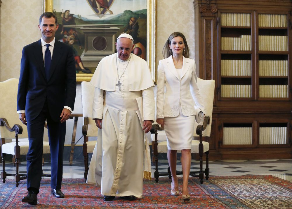 Heute.at - Partnerlook: Königin Letizia traf Papst Franziskus