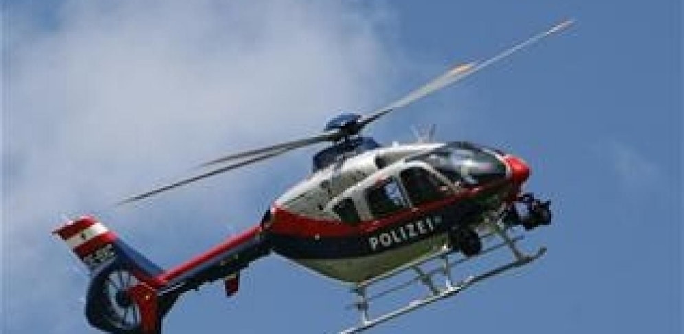 Mit dem Such-Hubschrauber wurde der Bergsteiger gefunden. 