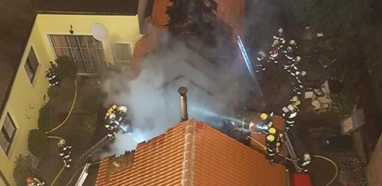 Heute.at - Höchste Alarmstufe: 160 Florianis bei Großbrand