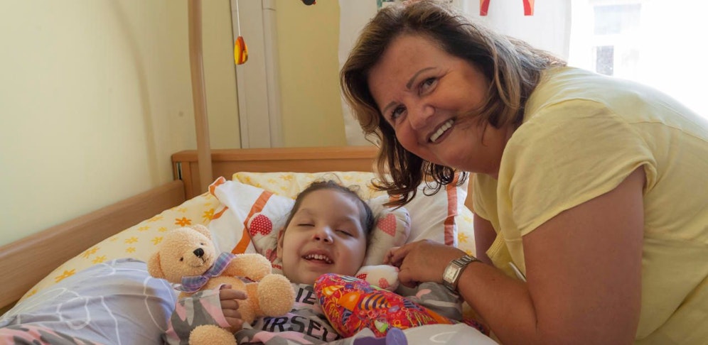 Andrea (60) und Danijela (5) im Hospiz. 