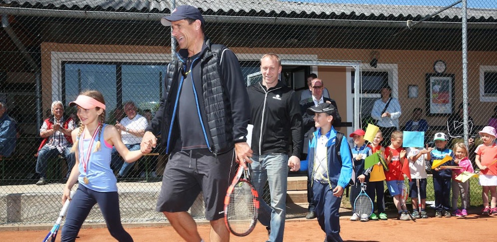 Antonitsch (li.) und Koubek kümmern sich am Foto um den Nachwuchs in der Steiermark, am Samstag tun sie das in Wöllersdorf.