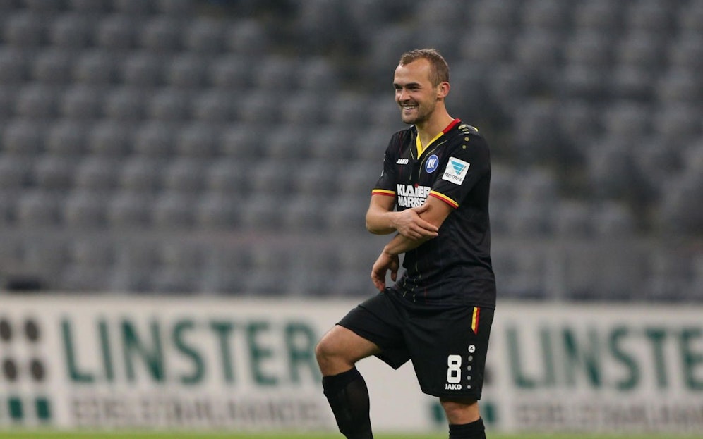 Erwin "Jimmy" Hoffer kehrt in die Bundesliga zurück. 