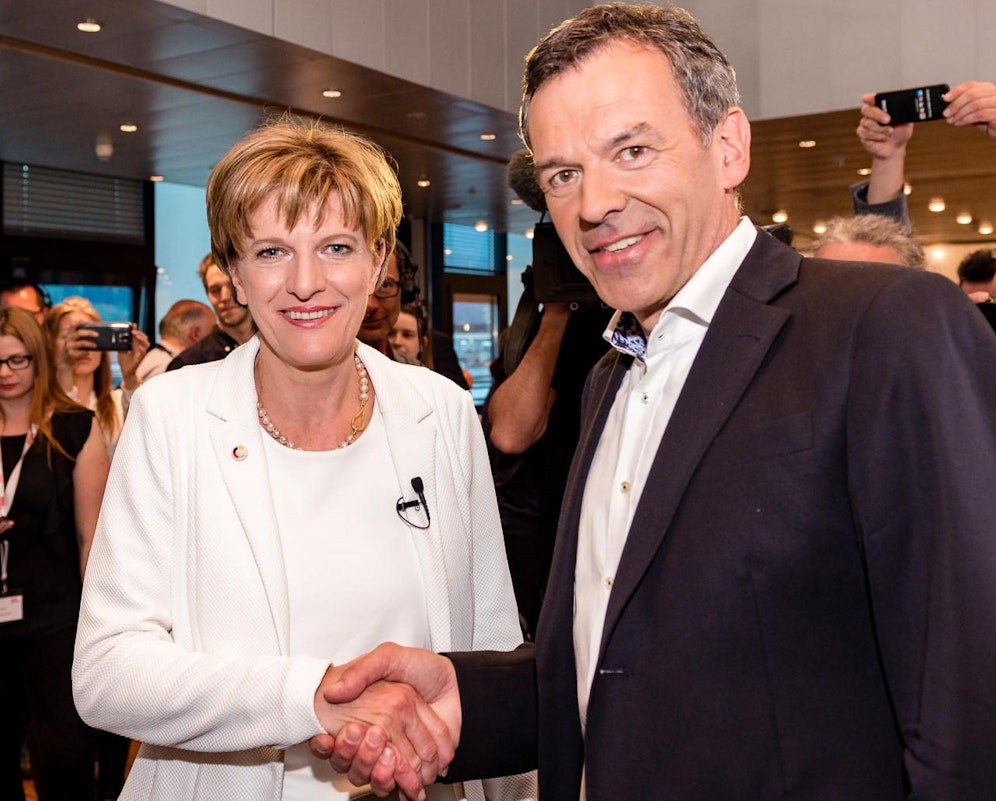 v.l.: Christine Oppitz-Plörer (Für Innsbruck), Georg Willi (Grüne) am Sonntag, 22. April 2018, anlässlich der Innsbrucker Gemeinderats- und Bürgermeisterwahl.