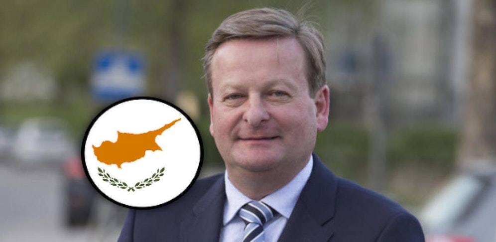 "Der Standard" wirft Waldhäusl vor von Zypern zu profitieren. 