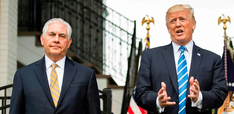 US-Präsident Donald Trump (M) mit US-Außenminister State Rex Tillerson (L).