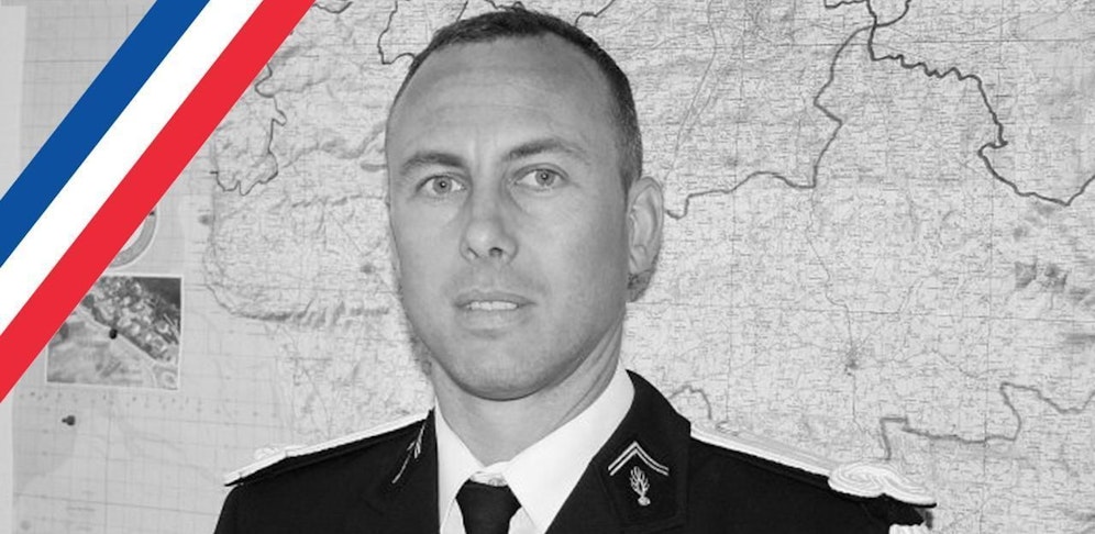 Der 45-jährige Arnaud Beltrame starb an den schweren Verletzungen, die er erlitt, als er eine Frau schützte.