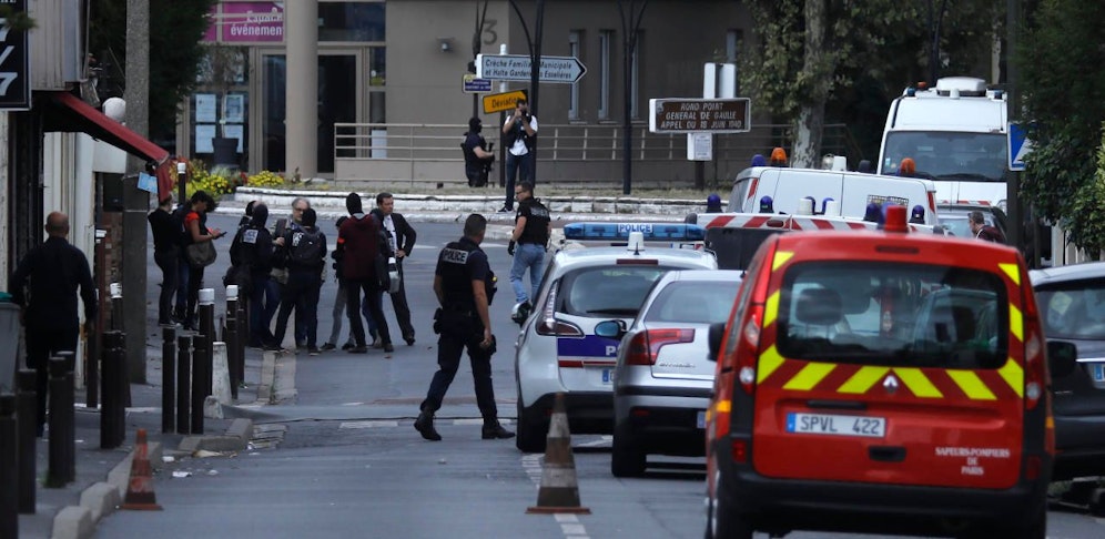 Die Polizei hat den Messer-Mann erschossen.