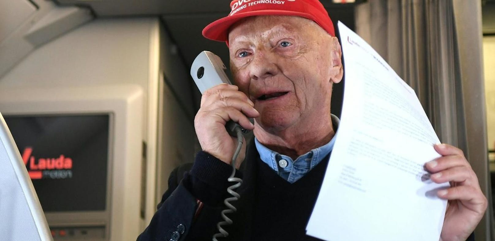 Niki Lauda am Dienstag, 20. März 2018, in einem Flugzeug der Laudamotion anlässlich eines &quot;Testfluges&quot; nach Düsseldorf am Flughafen Schwechat. 