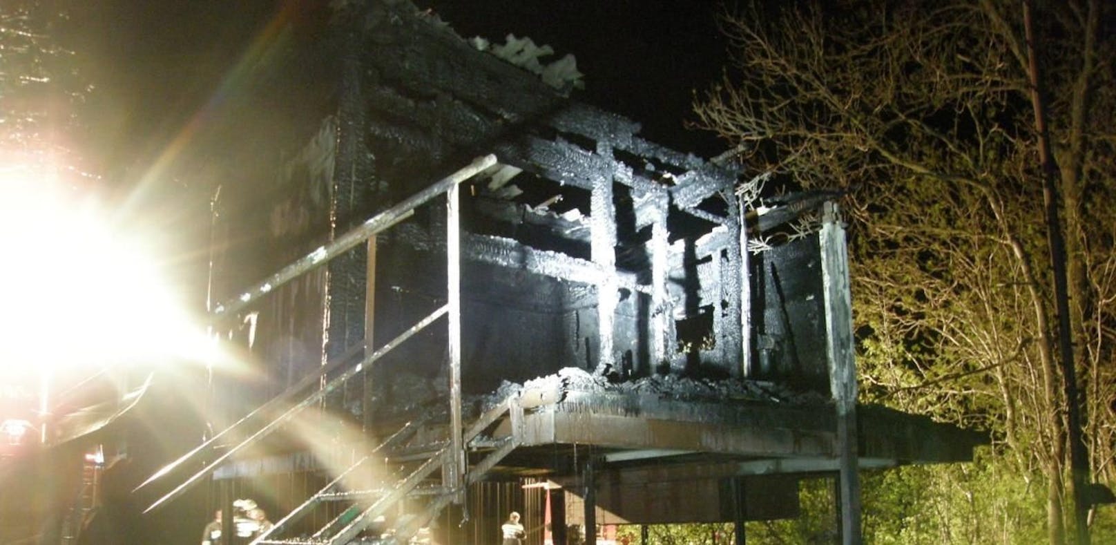 Stelzenhaus an der March brannte komplett aus